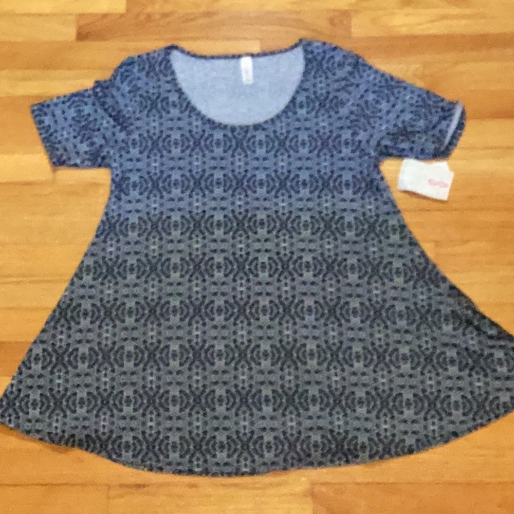 Lularoe Perfect T size small nwt